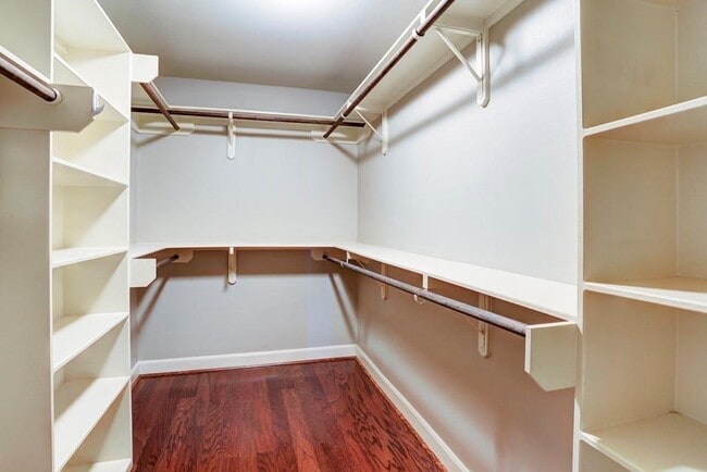 Building Photo - 923 Birdsall St