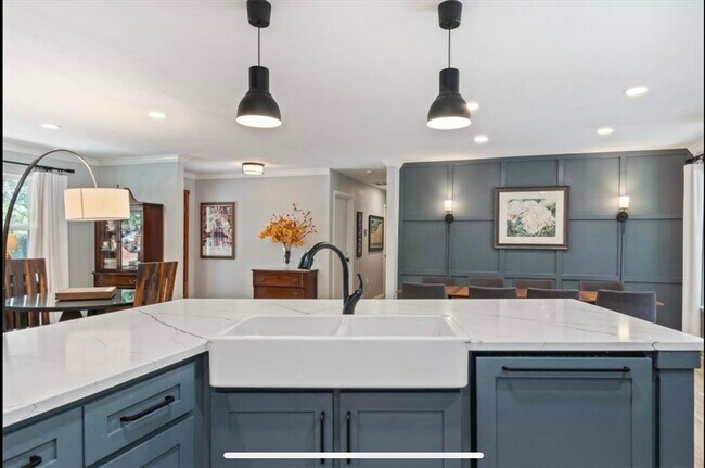 Building Photo - 2316 Hermanson Dr