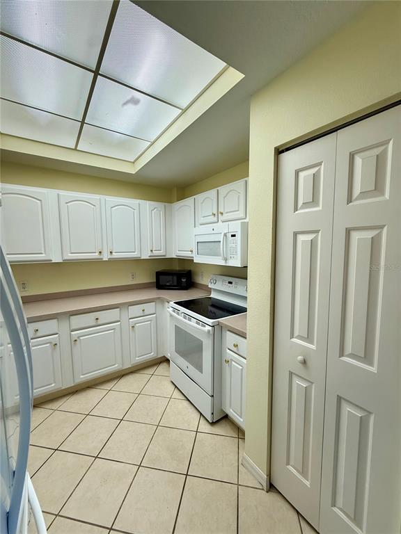 Building Photo - 3730 Cadbury Cir