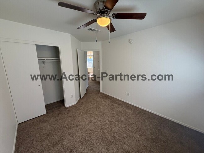Building Photo - Three bedroom home in Mesquite Ranch