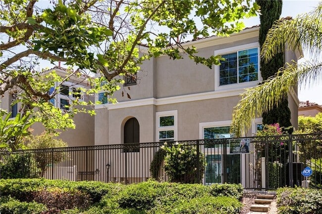 Building Photo - 225 Montana Del Lago Dr