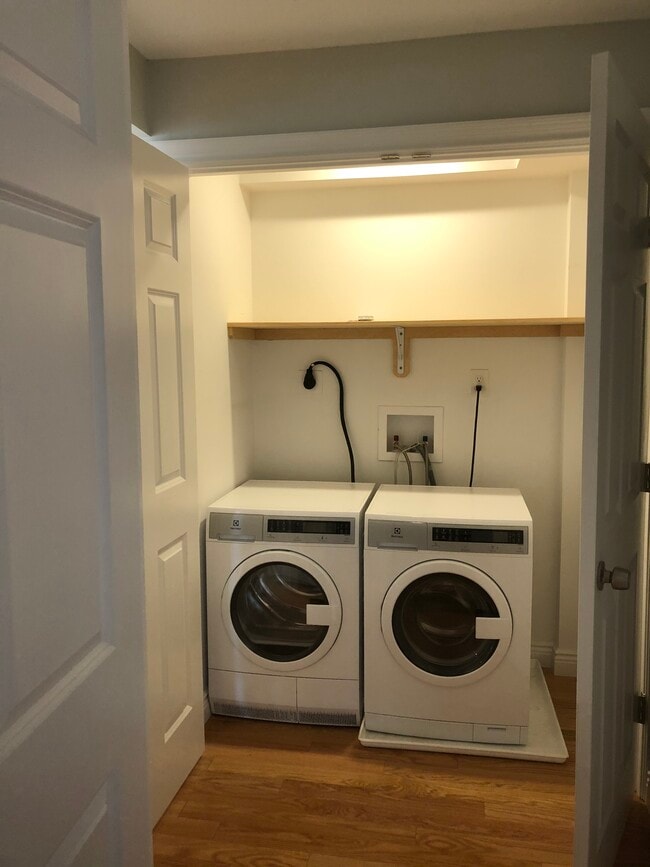 In-Unit Washer/Dryer - 11 Mill Rd