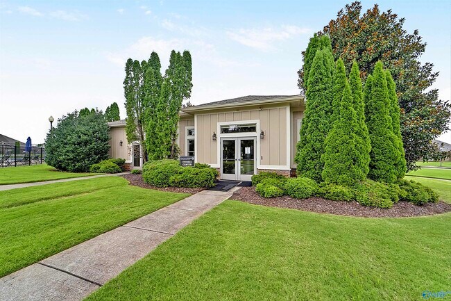 Building Photo - 114 Hudson River Dr