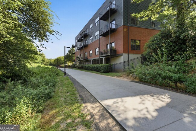 Building Photo - 200 N Highland Ave NE