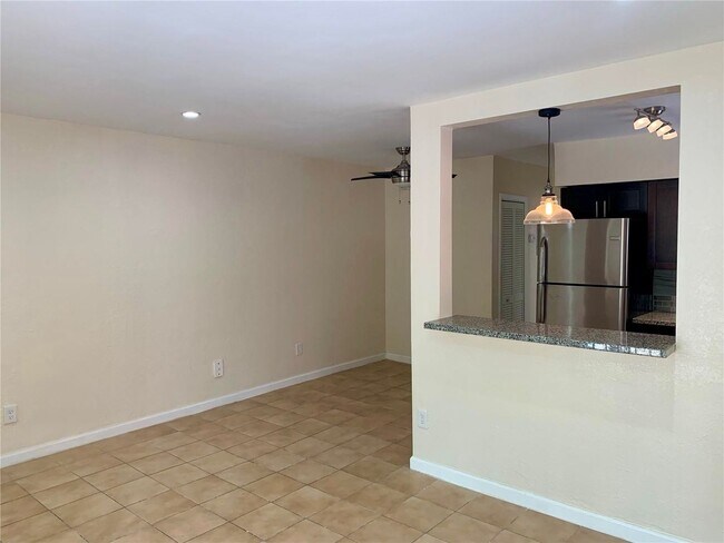 Building Photo - 521 NE 62nd St