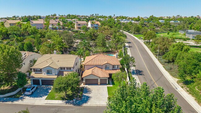 Building Photo - Executive 5-Bedroom Pool Home with Dual Master Suites in Stevenson Ranch