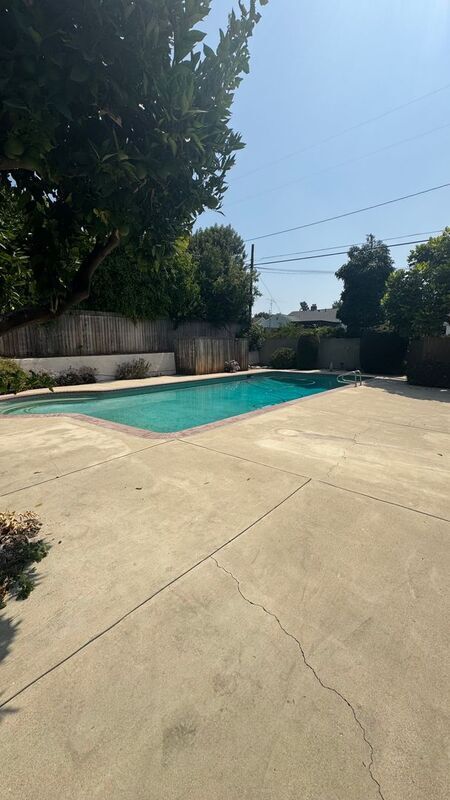 Building Photo - 8204 Calmada Ave