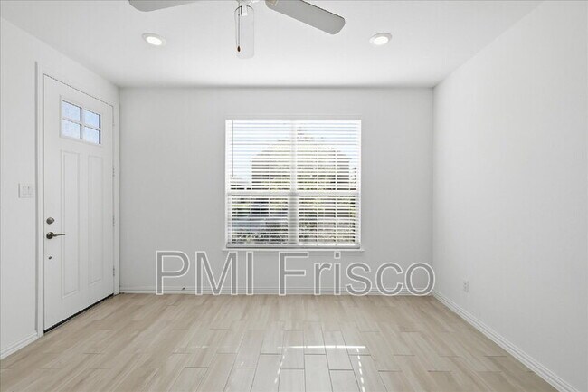 Building Photo - 8316 Catalpa Ln