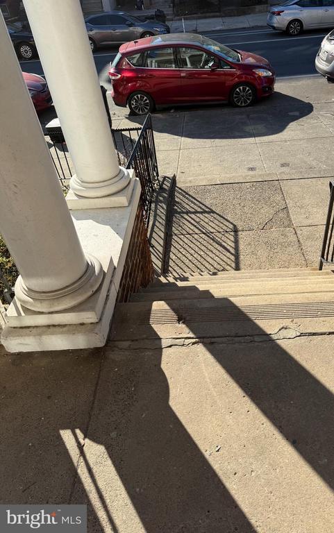 Building Photo - 4937 Walnut St