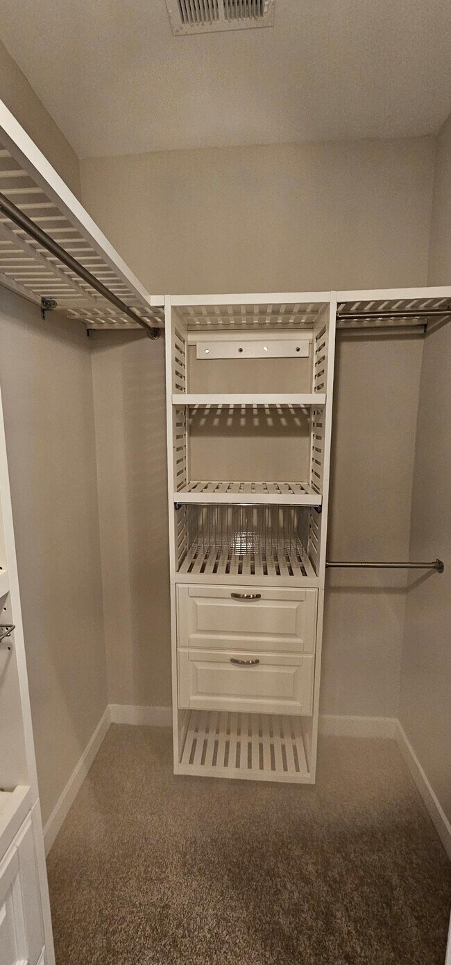 Building Photo - 12631 ES Draper Dr