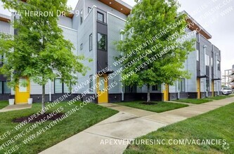 Building Photo - Beautiful Nashville Condo 5 minutes from D...