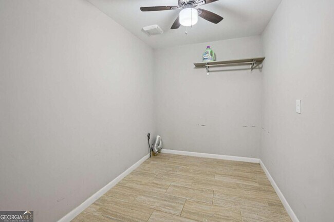 Building Photo - 7379 N Mitchell Ct