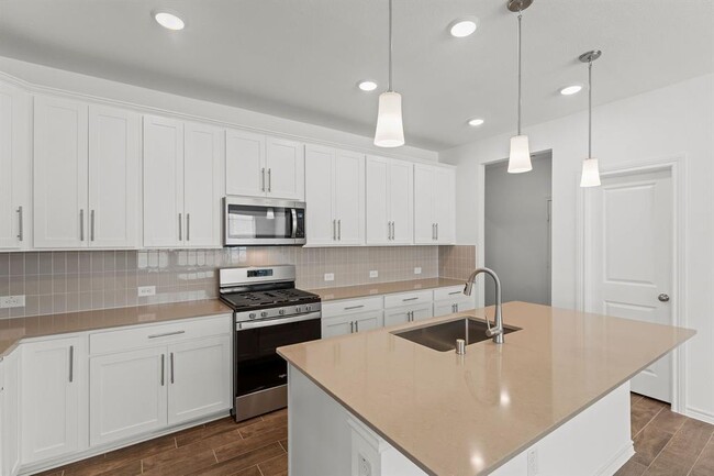Building Photo - 14377 Cedar Shadow Dr