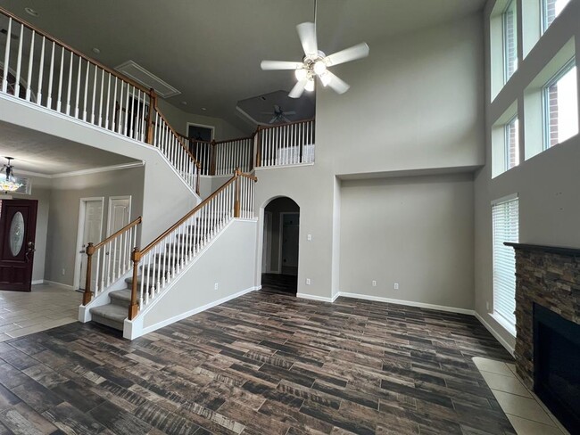 Building Photo - 3821 Armand Dr