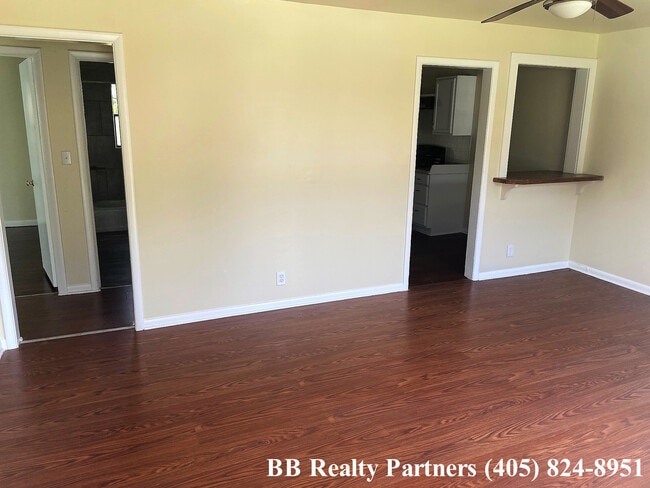 Building Photo - 4620 E 4th St