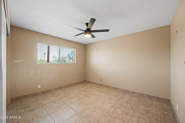 Building Photo - 5525 E Thomas Rd