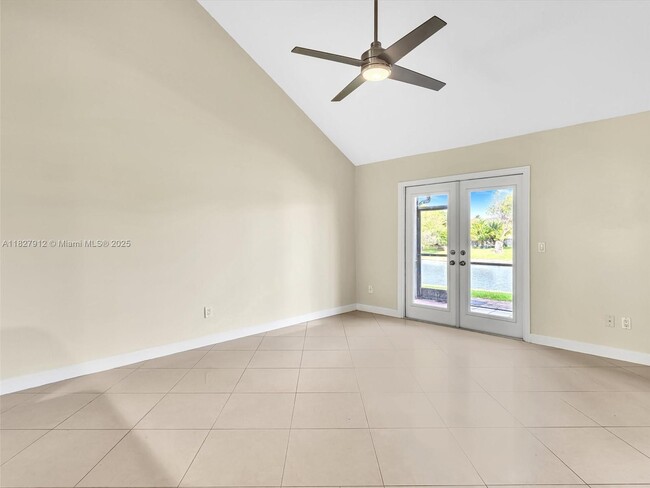 Building Photo - 10323 Hidden Springs Ct