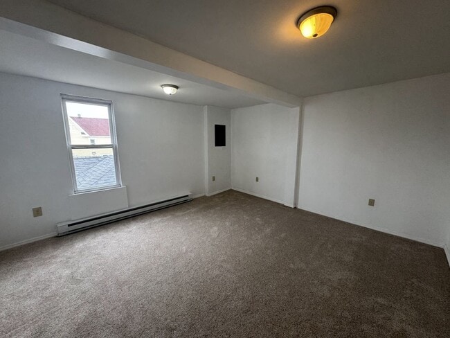 Building Photo - 2312 Arctic Ave