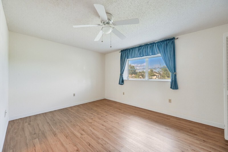 Building Photo - 1624 Whitehead Dr