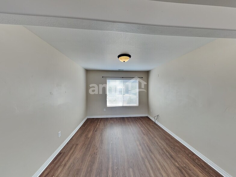 Building Photo - 1518 W Citation Dr