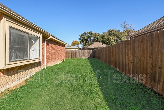 Building Photo - 2801 Hickory Bend Dr