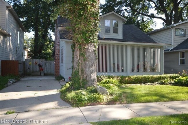 Building Photo - 932 Humphrey Ave