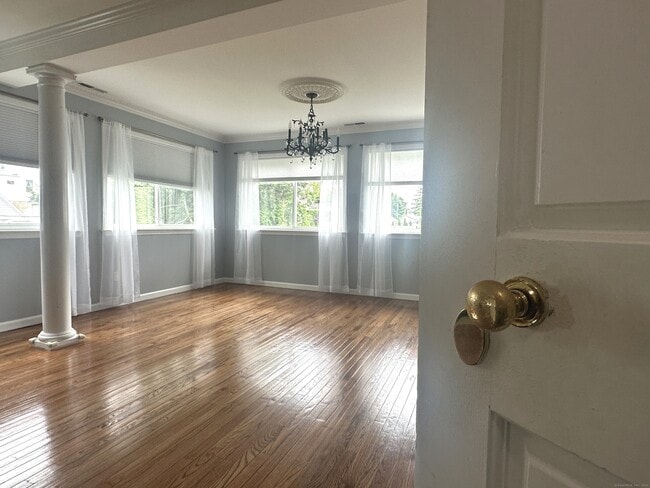 Building Photo - 141 Davis Ave