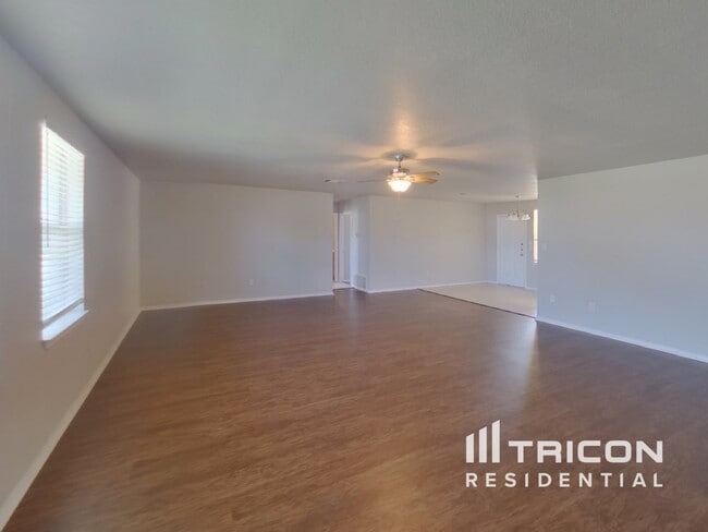 Building Photo - 215 Bobbie Ann Ct