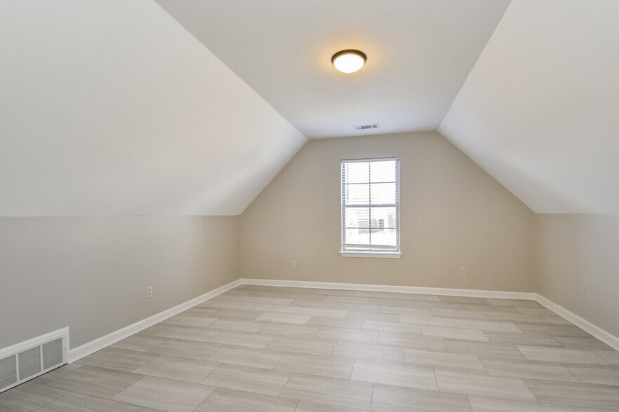 Building Photo - 480 Green Willow Cove