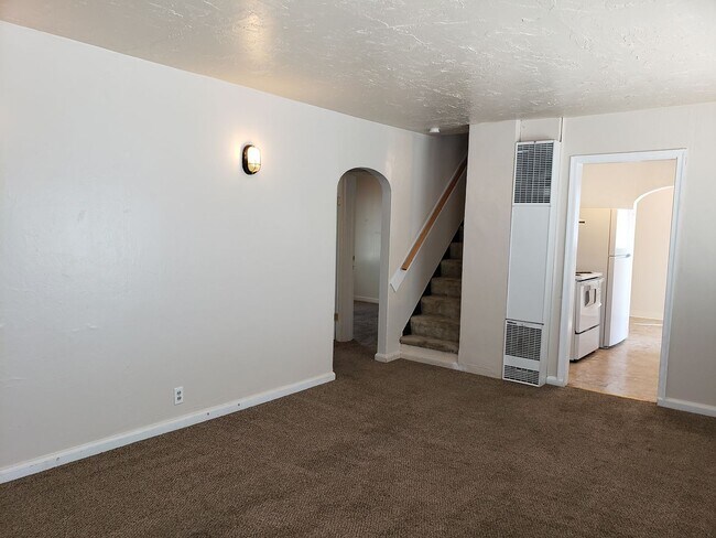 Building Photo - Central Sparks 2 Bedroom Home 