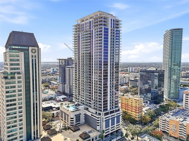 Building Photo - 275 1st Ave S