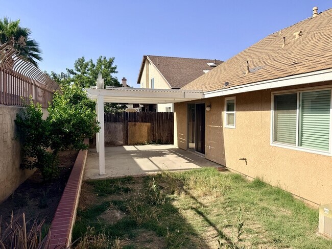 Building Photo - 2036 Orchard Dr