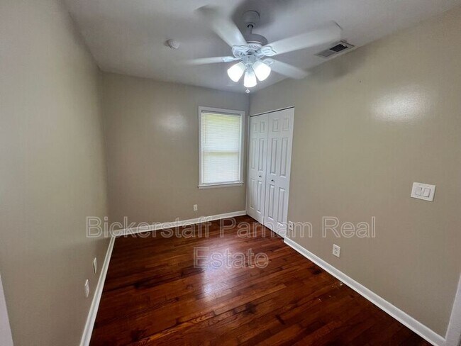 Building Photo - 1113 Steve Mar Dr