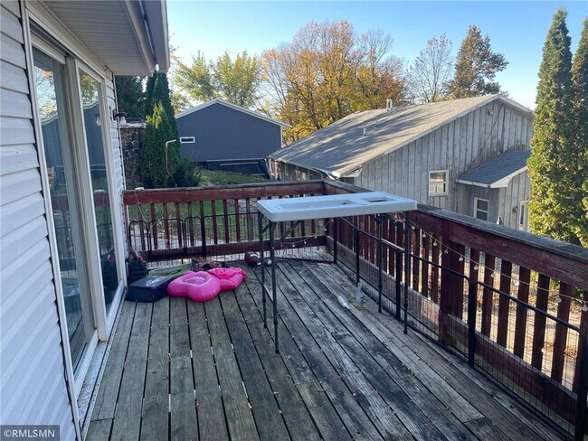 Building Photo - 28662 W Lake Dr