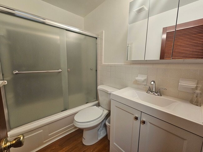 Building Photo - Manor View