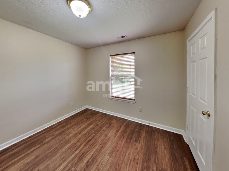 Building Photo - 7576 Gold Coin Dr