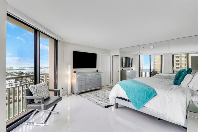 Building Photo - 3000 N Ocean Dr