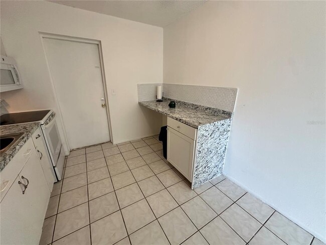 Building Photo - 9474 Tacoma Ave