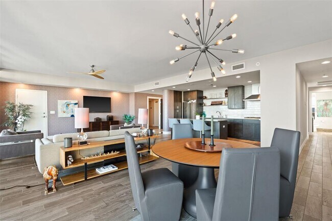 Building Photo - 176 4th Ave NE