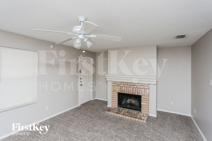 Building Photo - 8709 Saddle Ridge Cir