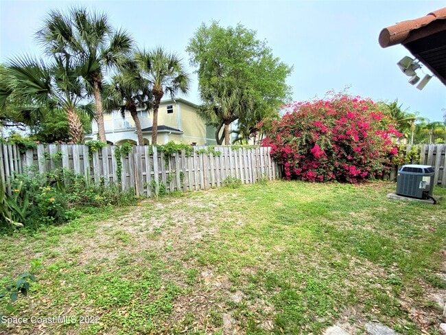 Building Photo - 8759 Banyan Way