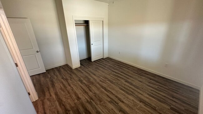 Building Photo - Coyote Run Duplexes 6000