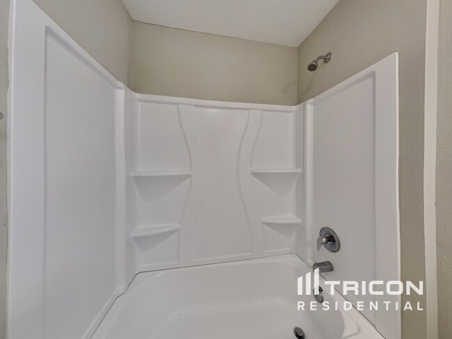 Building Photo - 10260 Old Dixie Hwy