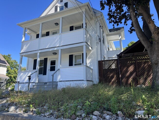 Building Photo - 162 Red Mountain Ave