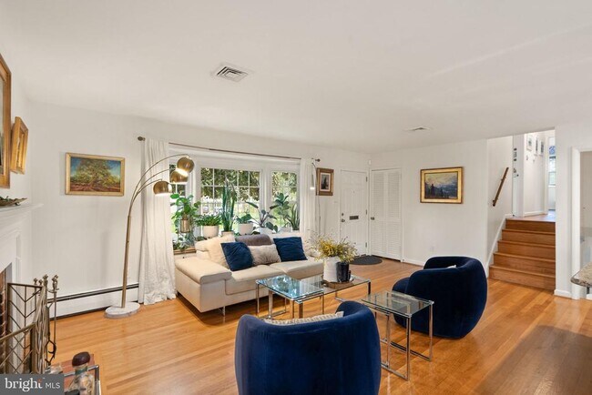 Building Photo - 4408 Tarpon Ln