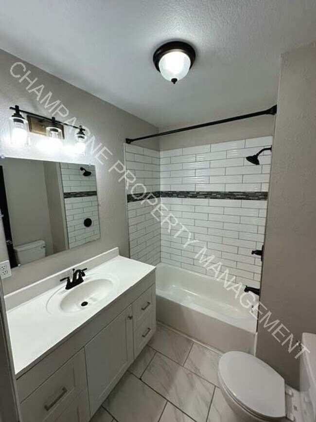 Building Photo - Single Family Home in Kansas City