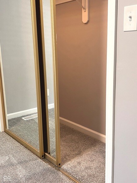 Building Photo - 1402 Kessler Blvd E Dr