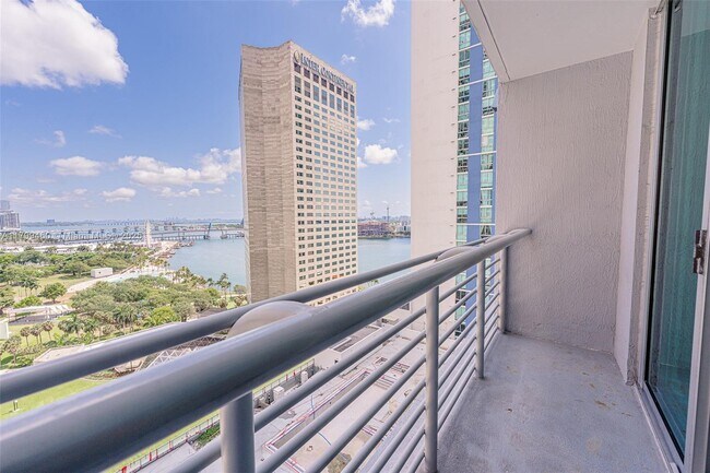 Building Photo - 325 S Biscayne Blvd