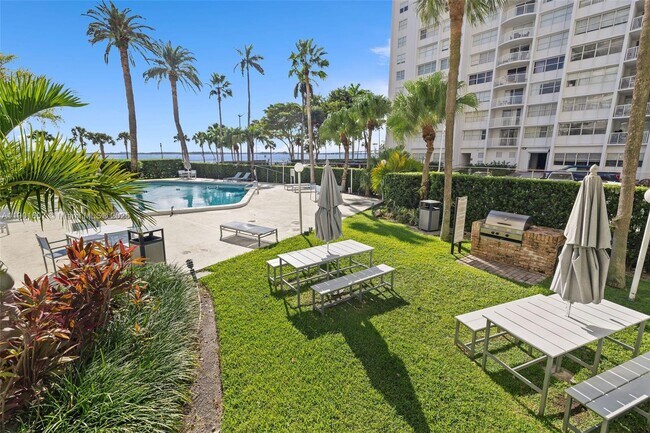 Building Photo - 1408 Brickell Bay Dr