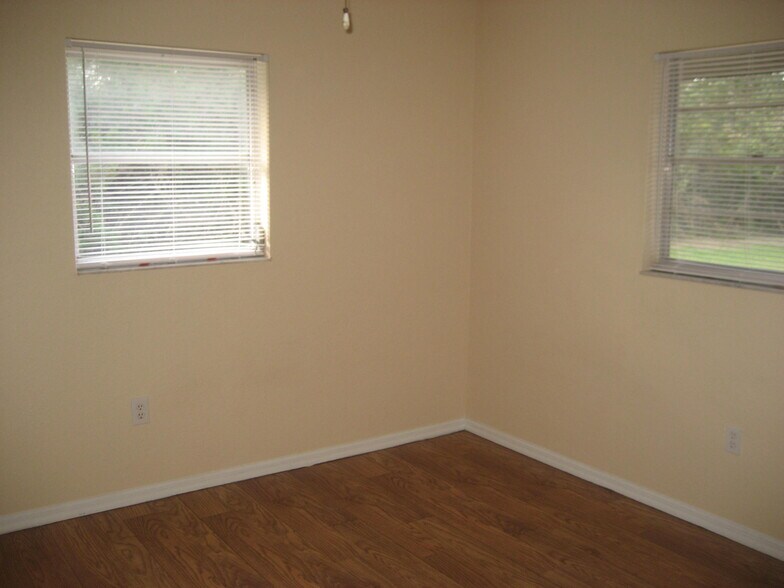 Building Photo - 13231 Windcrest Dr
